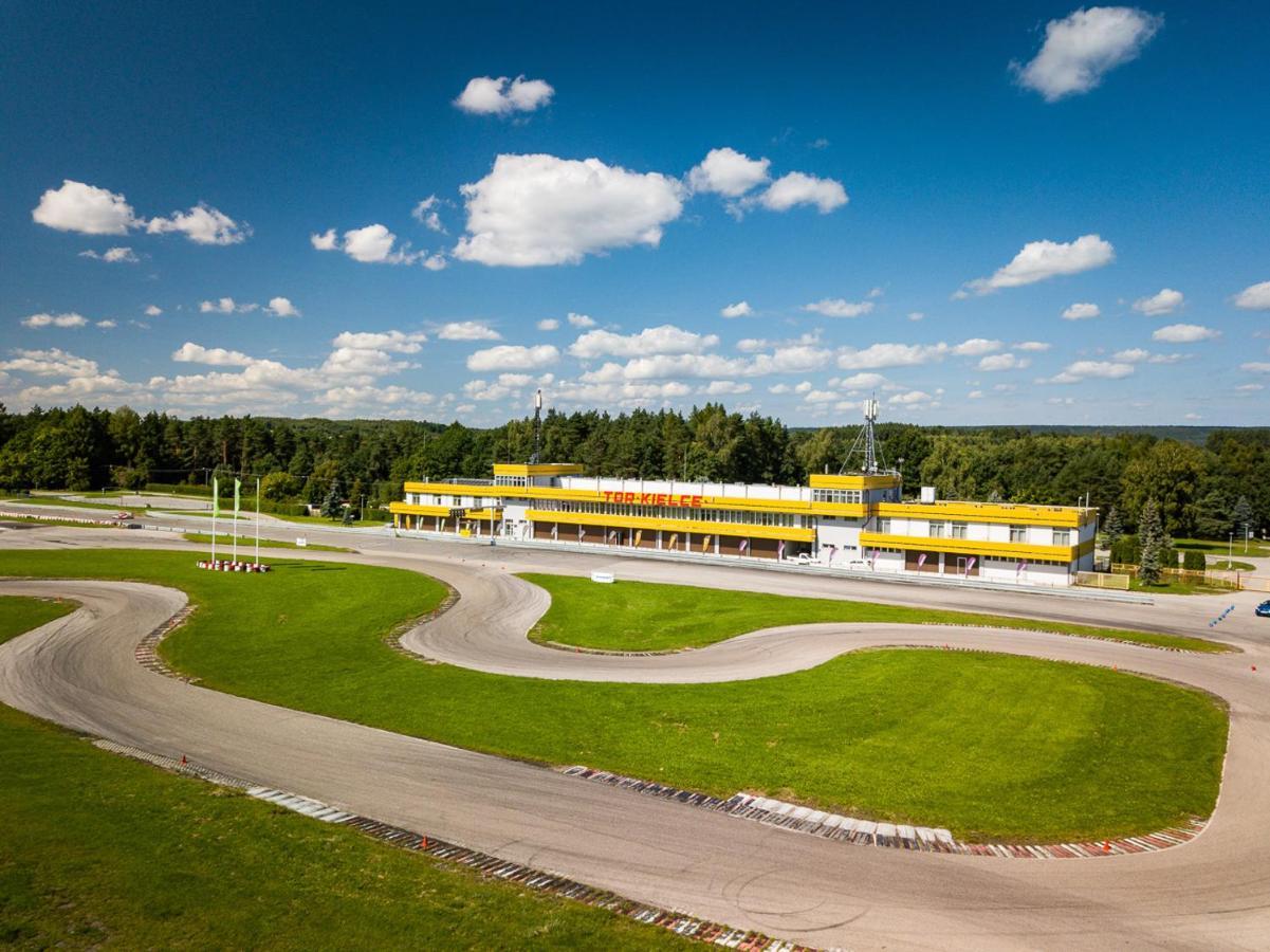 Hotel Tor Kielce Cminsk Exterior photo
