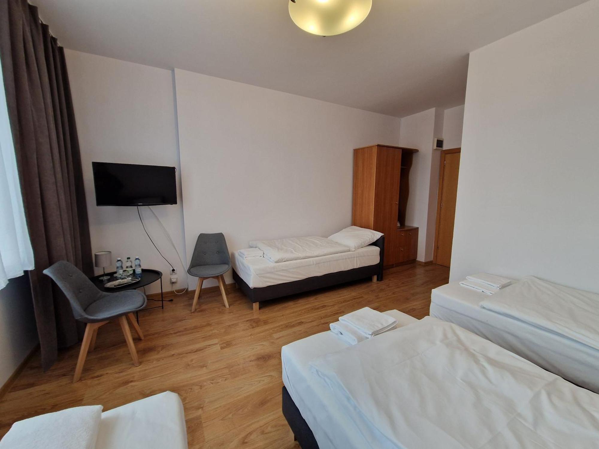 Hotel Tor Kielce Cminsk Exterior photo